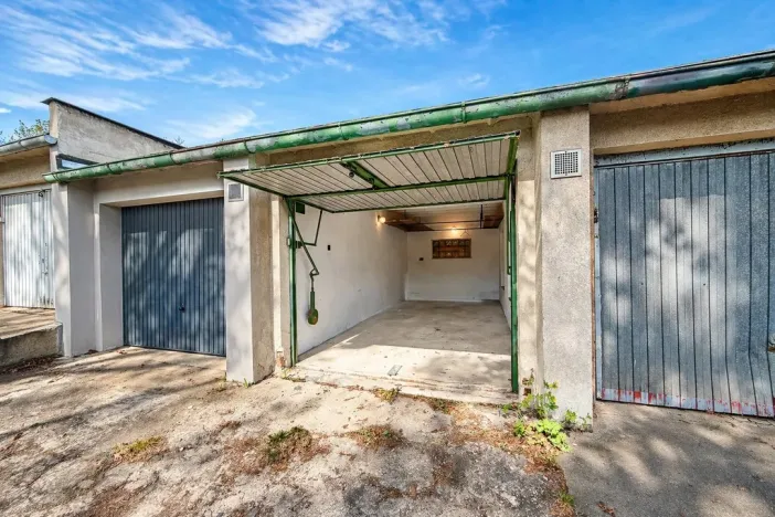 Pronájem garáže, Chomutov, Pod Strážištěm, 17 m2