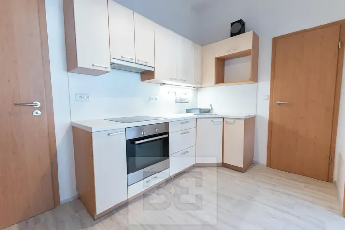 Pronájem bytu 2+kk, Praha - Vršovice, Rybalkova, 47 m2