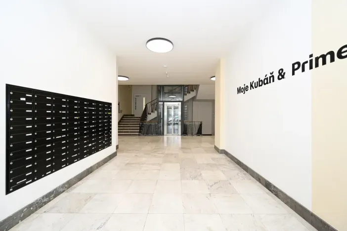 Pronájem bytu 1+kk, Praha - Vršovice, Kubánské náměstí, 19 m2