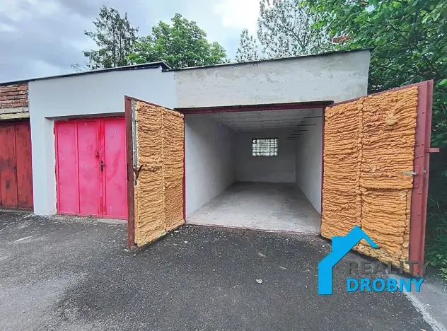 Prodej garáže, Kladruby, 21 m2