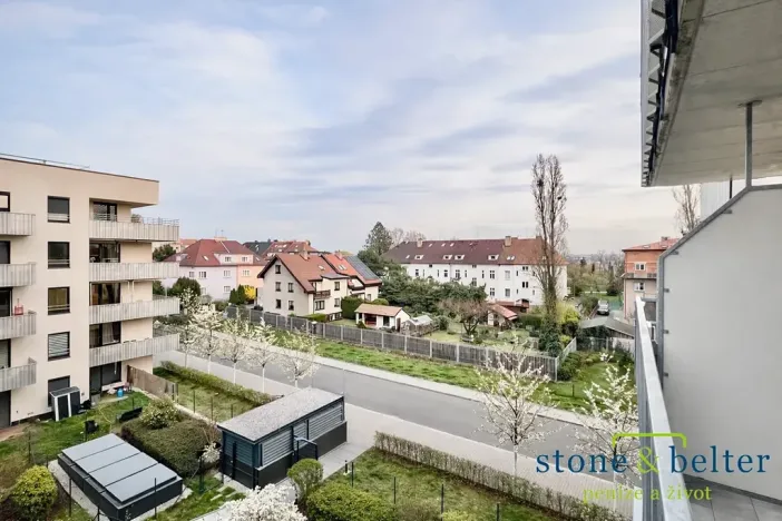 Pronájem bytu 1+kk, Praha - Strašnice, Zvěřinova, 38 m2