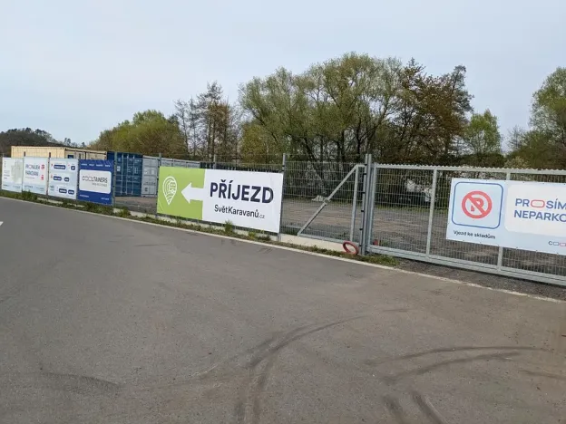 Pronájem komerčního pozemku, Bavoryně, 100 m2