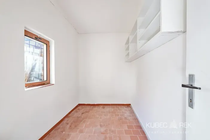 Prodej obchodního prostoru, Kamenice nad Lipou, Dobšova, 270 m2