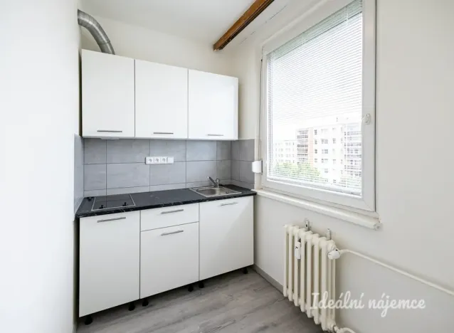 Pronájem bytu 1+kk, Praha - Chodov, Benkova, 29 m2