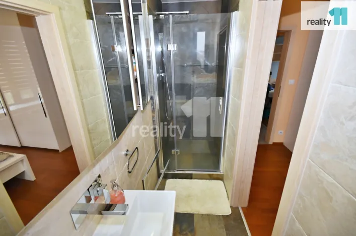 Prodej bytu 4+kk, Praha - Hloubětín, Nademlejnská, 93 m2