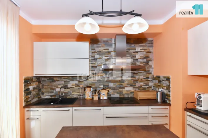 Prodej bytu 4+kk, Praha - Hloubětín, Nademlejnská, 93 m2