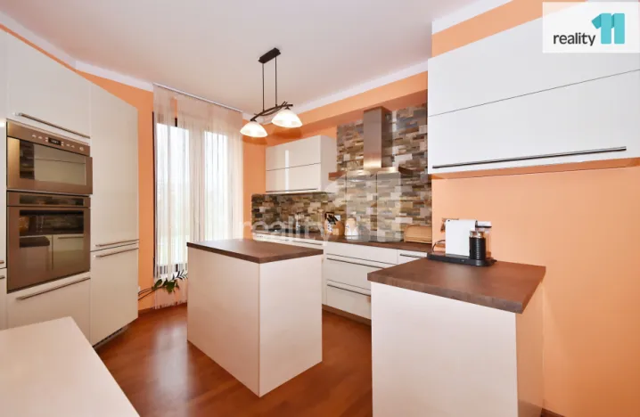 Prodej bytu 4+kk, Praha - Hloubětín, Nademlejnská, 93 m2