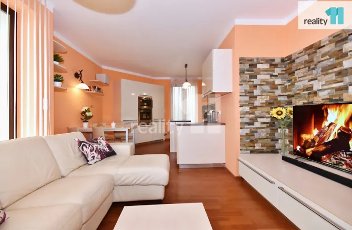 Prodej bytu 4+kk, Praha - Hloubětín, Nademlejnská, 93 m2