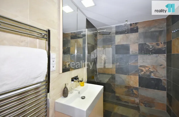 Prodej bytu 4+kk, Praha - Hloubětín, Nademlejnská, 93 m2