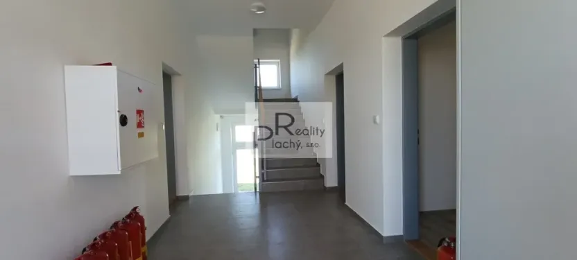 Prodej bytu 2+kk, Hevlín, 66 m2