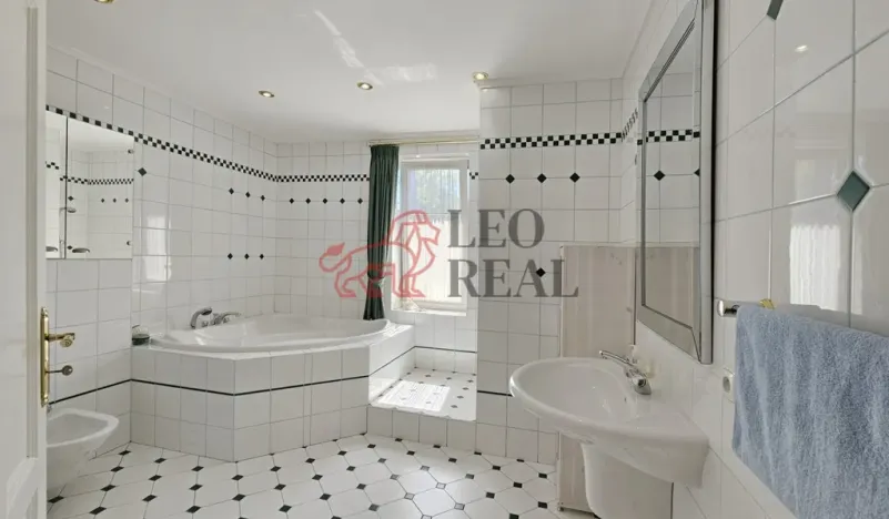 Prodej vily, Říčany - Strašín, Modřínová, 458 m2