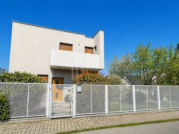 Pronájem rodinného domu, Praha - Nebušice, V hliništi, 350 m2