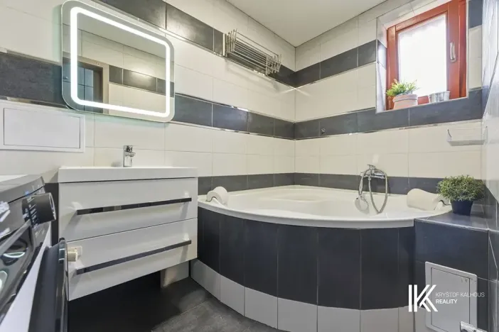 Prodej bytu 3+1, Hradec Králové, Skupova, 71 m2