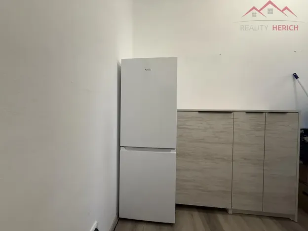 Pronájem bytu 1+1, Chomutov, Školní, 41 m2