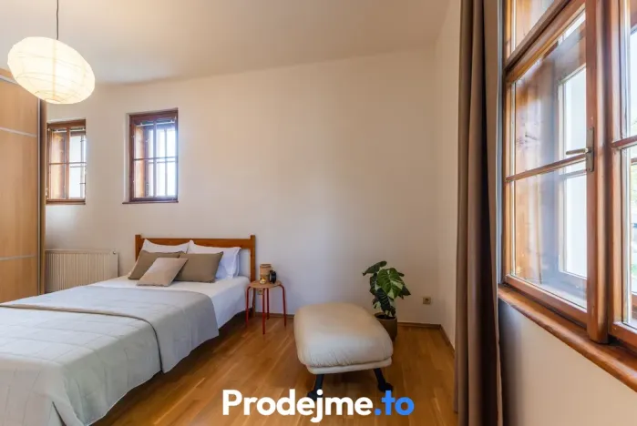 Pronájem bytu 2+kk, Praha - Smíchov, U Pernikářky, 59 m2