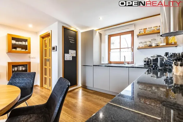 Prodej vícegeneračního domu, Dolní Bojanovice, Vinařská, 367 m2