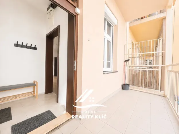 Pronájem bytu 2+kk, Ostrava, Veleslavínova, 50 m2