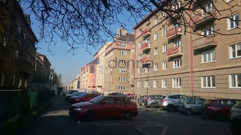 Pronájem bytu 3+1, Praha, Viklefova, 96 m2