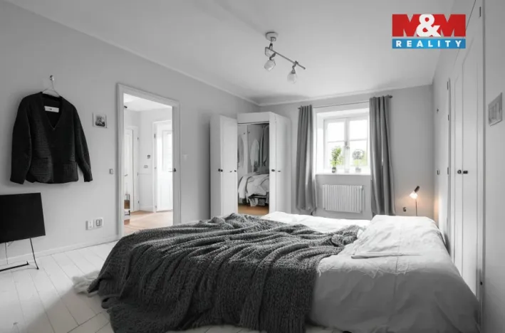 Prodej rodinného domu, Černiv, 320 m2