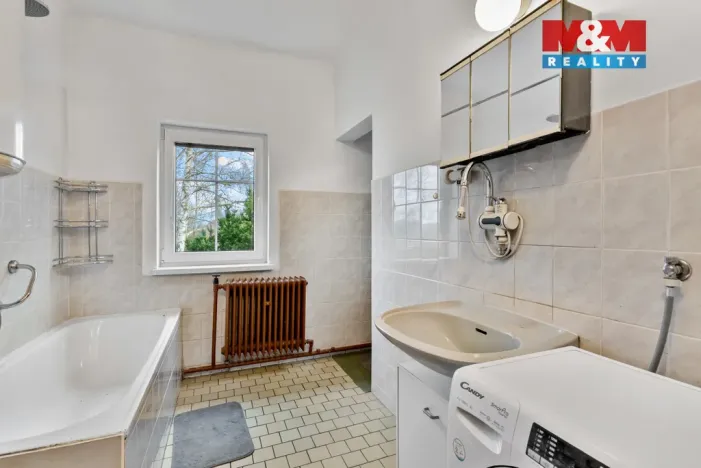 Prodej rodinného domu, Zákupy - Brenná, 242 m2