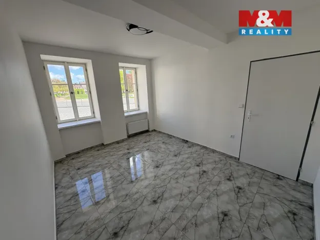 Pronájem bytu 3+kk, Bělá pod Bezdězem, Masarykovo náměstí, 80 m2