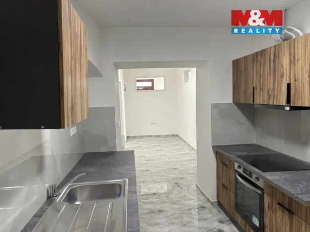 Pronájem bytu 3+kk, Bělá pod Bezdězem, Masarykovo náměstí, 80 m2