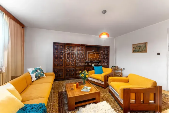 Prodej rodinného domu, Starovice, 300 m2