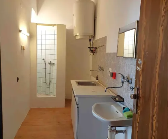 Pronájem bytu 2+1, Praha - Žižkov, Černínova, 39 m2