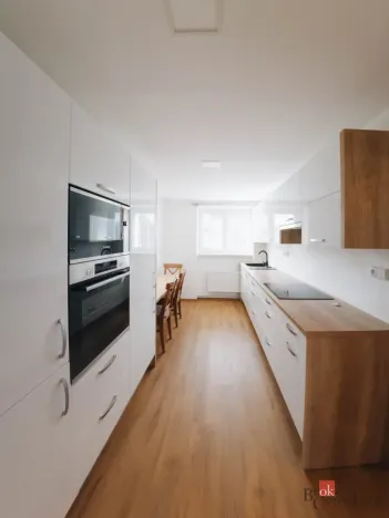 Prodej bytu 2+1, Kuřim, nám. Osvobození, 65 m2