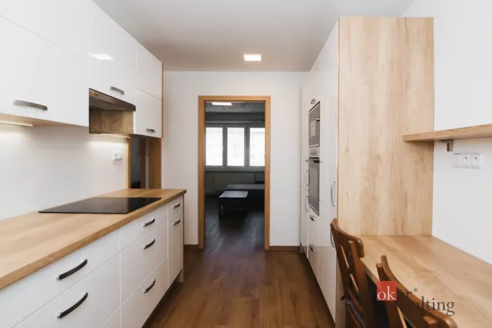 Prodej bytu 2+1, Kuřim, nám. Osvobození, 65 m2