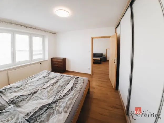 Prodej bytu 2+1, Kuřim, nám. Osvobození, 65 m2