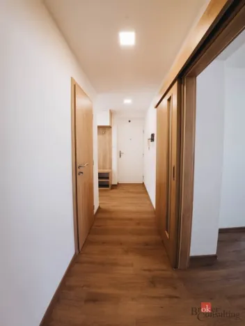 Prodej bytu 2+1, Kuřim, nám. Osvobození, 65 m2