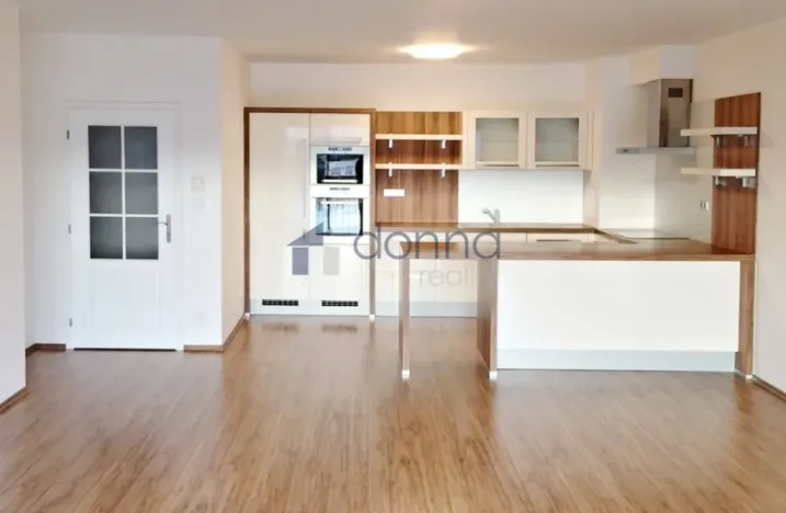 Pronájem bytu 2+kk, Praha, Na Harfě, 82 m2