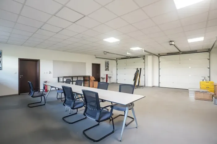 Pronájem kanceláře, Bystřany, Teplická, 420 m2