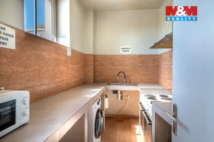 Prodej činžovního domu, Veselí nad Lužnicí - Veselí nad Lužnicí II, Nádražní, 1121 m2