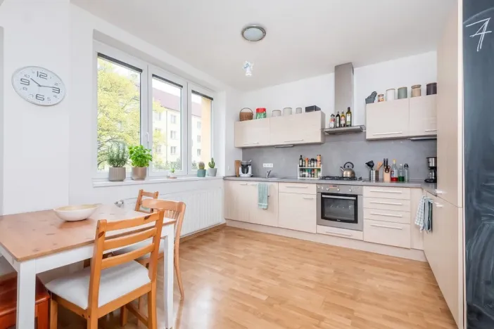 Prodej bytu 3+kk, Pardubice - Zelené Předměstí, Benešovo náměstí, 80 m2