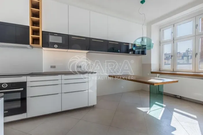 Pronájem bytu 1+1, Praha - Vršovice, Bulharská, 49 m2