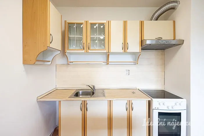 Pronájem bytu 1+kk, Praha - Horní Měcholupy, Boloňská, 32 m2