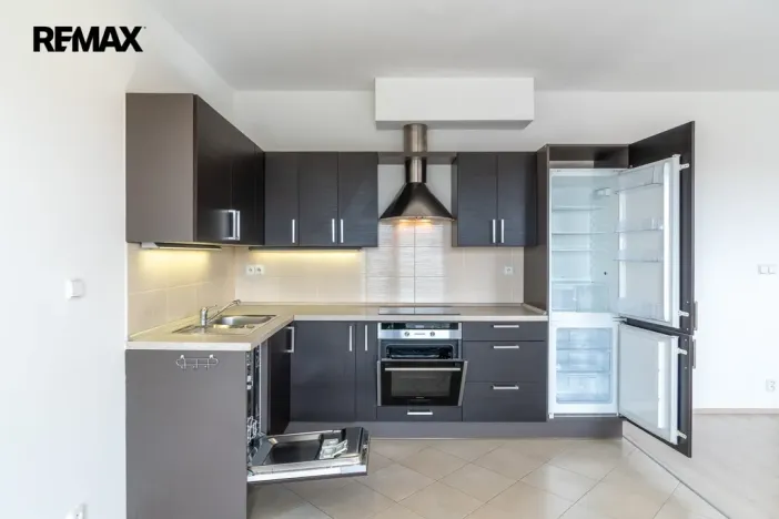 Pronájem bytu 1+kk, Praha - Letňany, Pavla Beneše, 37 m2