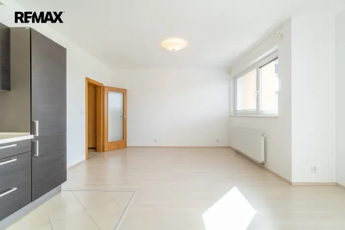 Pronájem bytu 1+kk, Praha - Letňany, Pavla Beneše, 37 m2