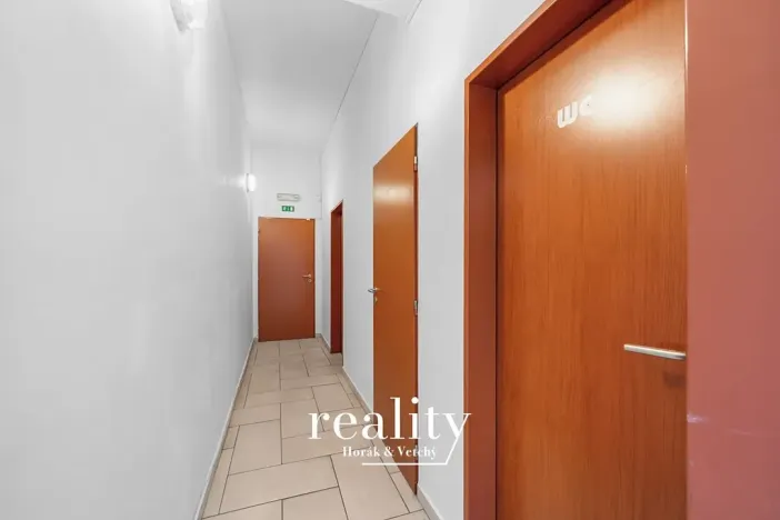 Pronájem obchodního prostoru, Jihlava, Žižkova, 145 m2