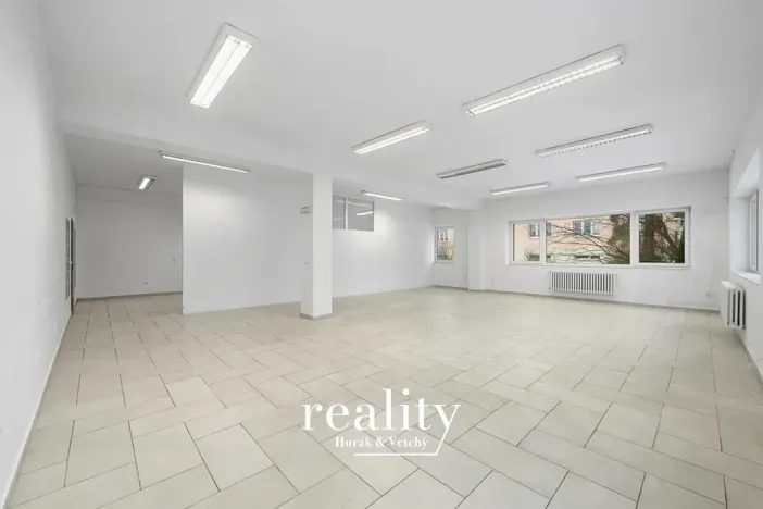 Pronájem obchodního prostoru, Jihlava, Žižkova, 145 m2