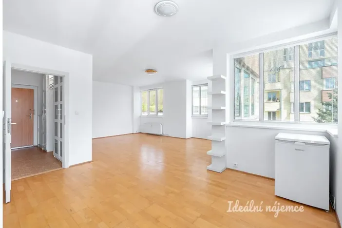 Pronájem bytu 1+kk, Praha - Košíře, Zahradníčkova, 46 m2