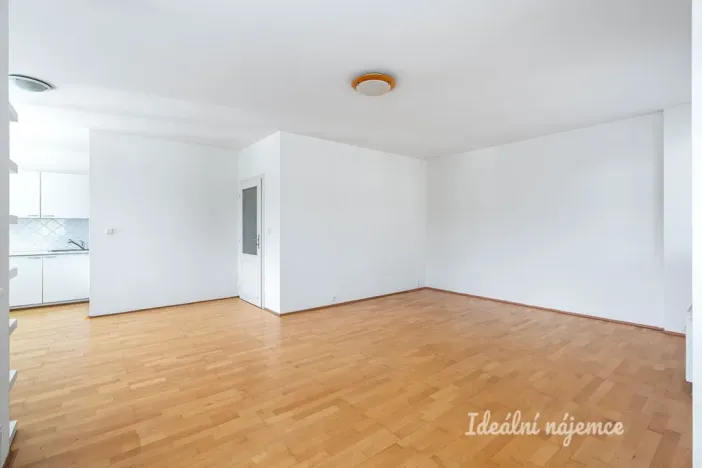 Pronájem bytu 1+kk, Praha - Košíře, Zahradníčkova, 46 m2