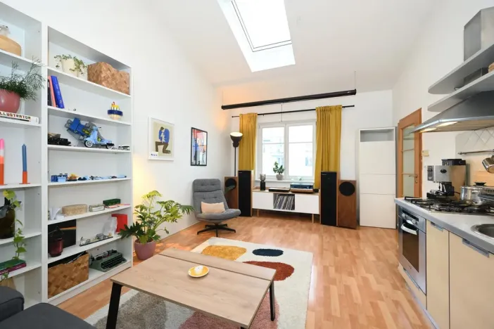 Pronájem bytu 2+kk, Praha - Holešovice, U garáží, 45 m2