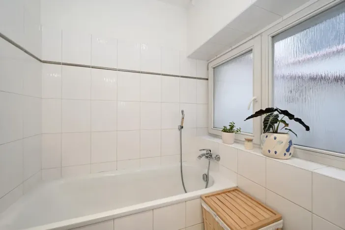 Pronájem bytu 2+kk, Praha - Holešovice, U garáží, 45 m2
