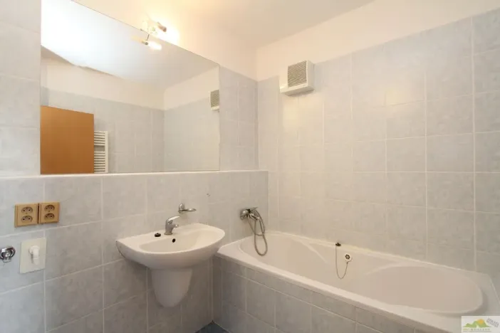 Pronájem bytu 2+kk, Pardubice - Zelené Předměstí, nábřeží Závodu míru, 61 m2