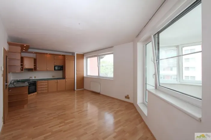 Pronájem bytu 2+kk, Pardubice - Zelené Předměstí, nábřeží Závodu míru, 61 m2