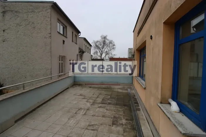 Pronájem kanceláře, Praha - Kobylisy, Nad Šutkou, 58 m2