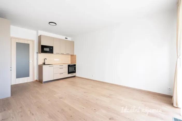 Pronájem bytu 1+kk, Praha - Hloubětín, Domalípova, 32 m2
